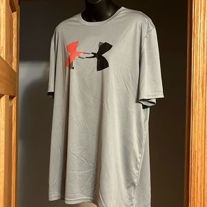Men’s size 2 XL under Armour shirt